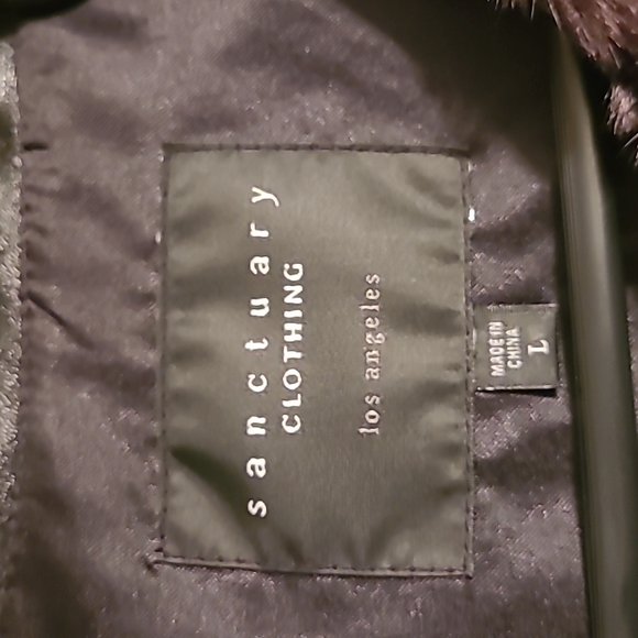 Fur Vest..like new condition. - Picture 3 of 5